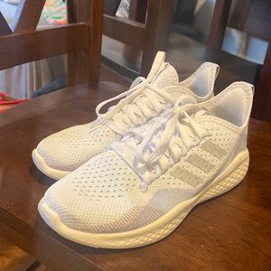 Adidas Bounce Sneakers